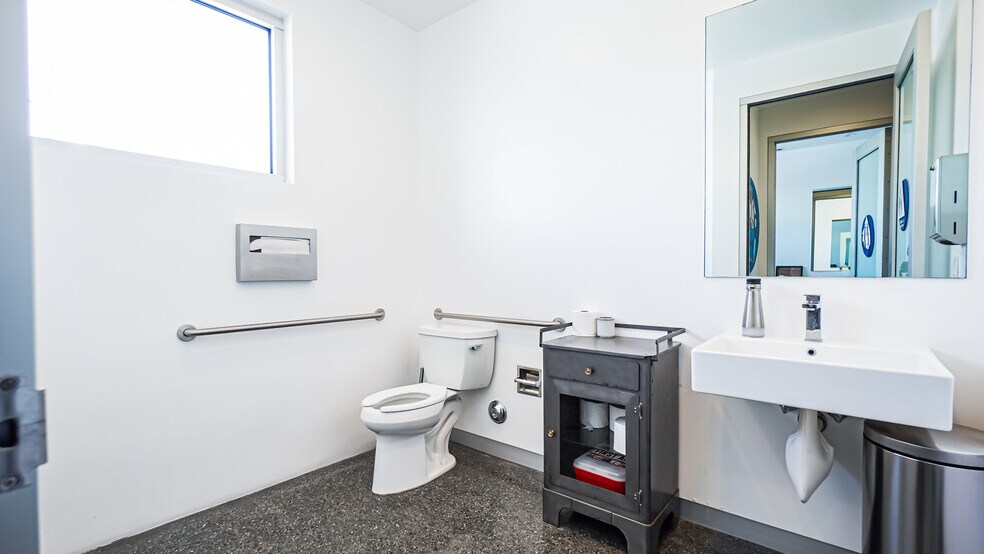 More Photos Of 123-127 Lomita St, El Segundo Loft Creative Space For Sale