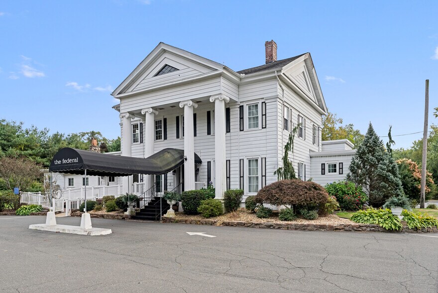 More Photos Of 135 Cooper St, Agawam Specialty For Sale