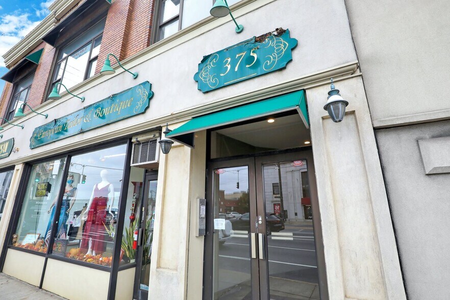 Primary Photo Of 375 Sunrise Hwy, Lynbrook Storefront Retail Office For Lease