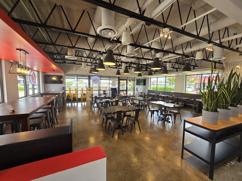 More Photos Of 4232 Highway 6 N, Houston Fast Food For Sale