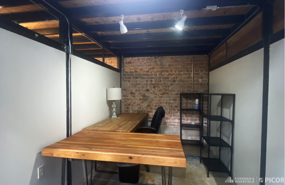 More Photos Of 210-220 E Broadway Blvd, Tucson Freestanding For Sale