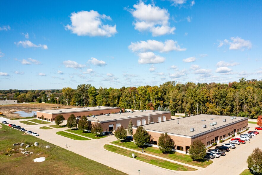 More Photos Of 16049-16089 Leone Dr, Macomb Township Warehouse For Lease