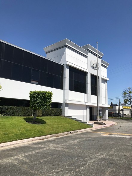 Primary Photo Of 3217 S Garfield Ave, Commerce Manufacturing For Sale