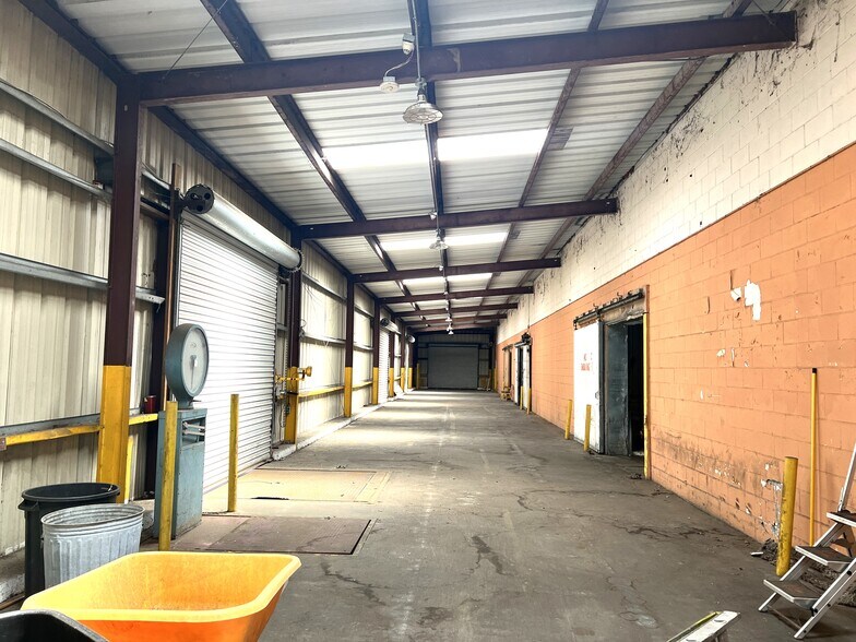 More Photos Of 401 Bingham, Ozark Warehouse For Sale