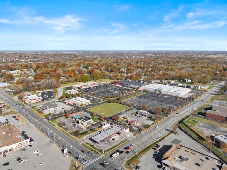 More Photos Of 420 NE Barry Rd, Kansas City Land For Lease