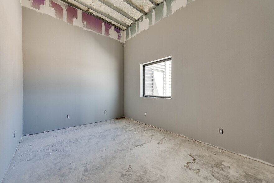 More Photos Of 2400 Steven Rd, Odessa Warehouse For Sale