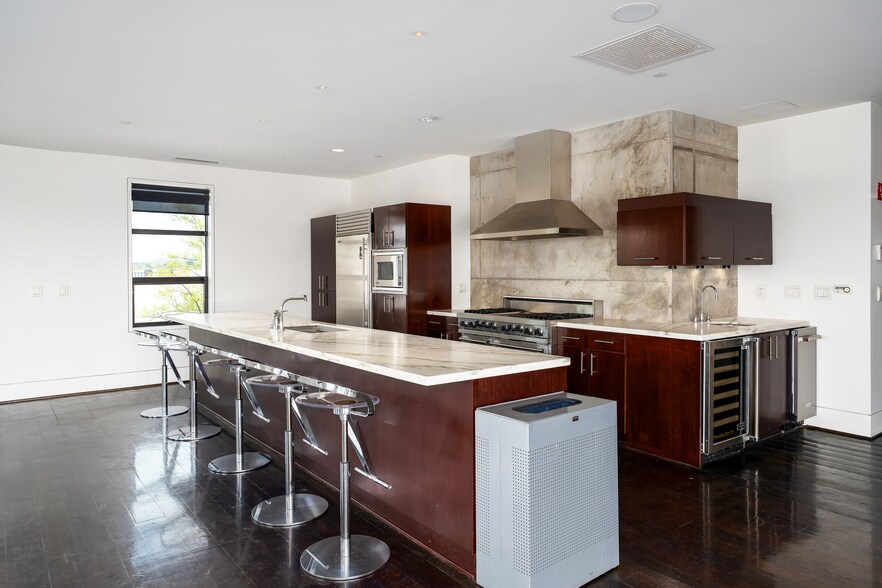 More Photos Of 2900 1st Ave S, Birmingham Office For Lease