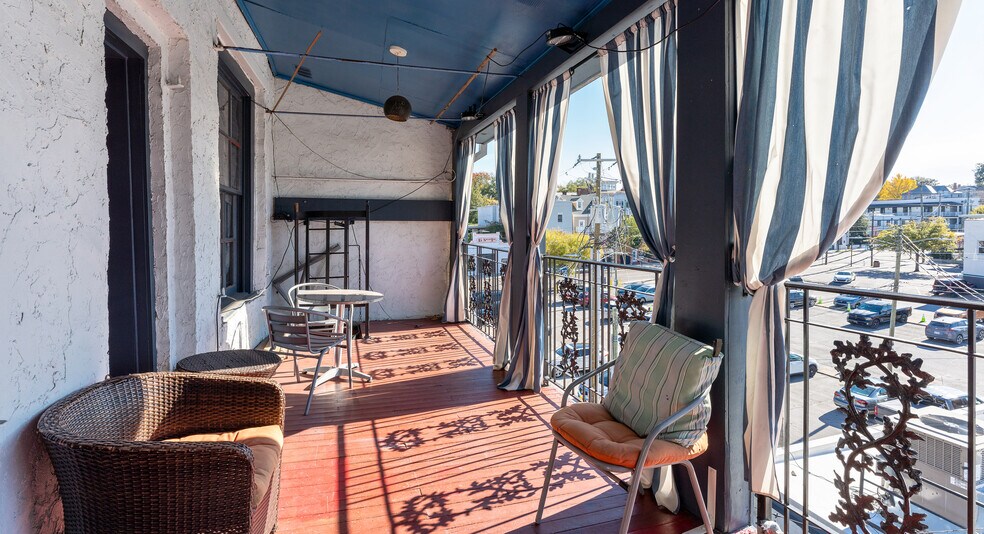 More Photos Of 118 Market St, Wilmington General Retail For Sale