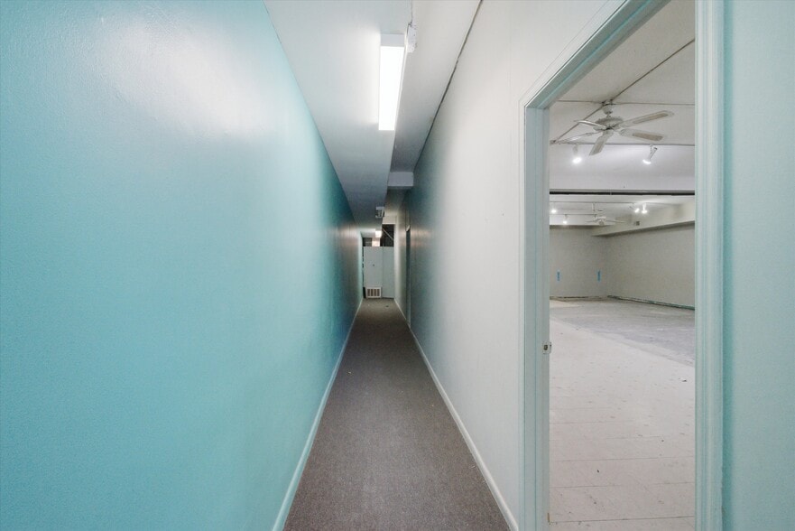 More Photos Of 5337-5353 W Devon Ave, Chicago Storefront Retail Office For Sale