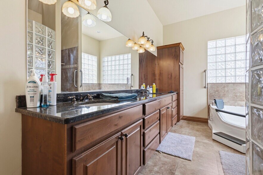 More Photos Of 217 E Scenic Peak Cv, Draper Assisted Living For Sale