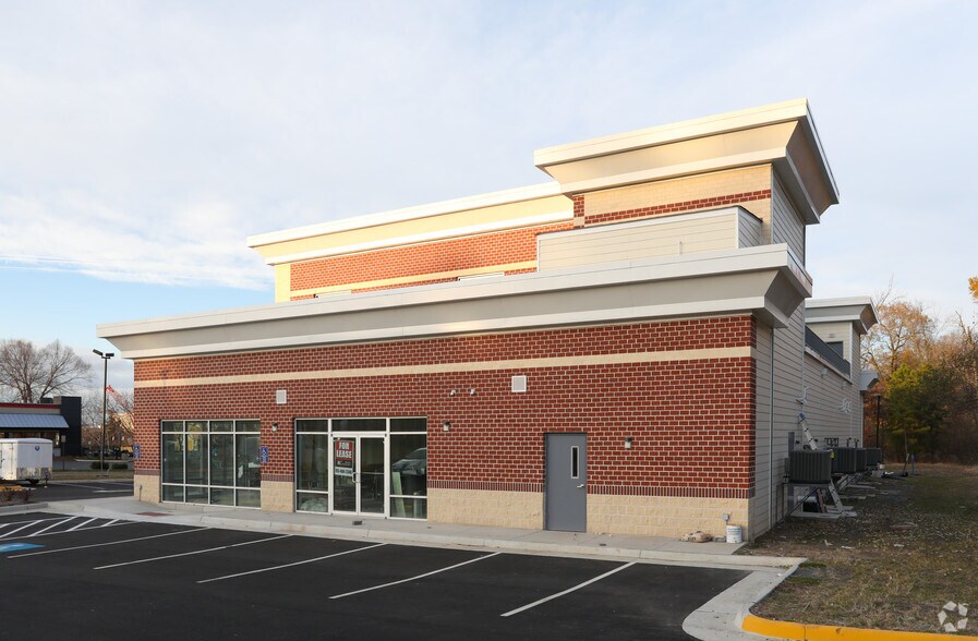 More Photos Of 45630 Falke Plz, Sterling Freestanding For Lease