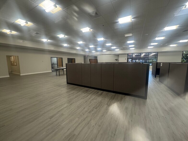 More Photos Of 10 Buck Island Rd, Bluffton Office For Lease