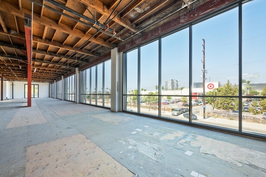 More Photos Of 5830 Obama Blvd, Los Angeles Office For Sale