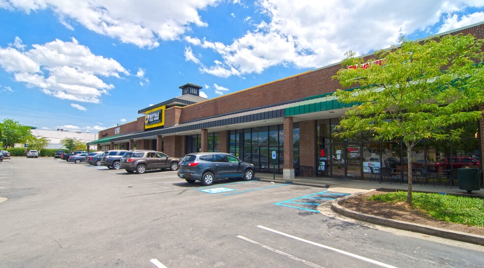 More Photos Of 1080 S Broadway, Lexington Unknown For Lease