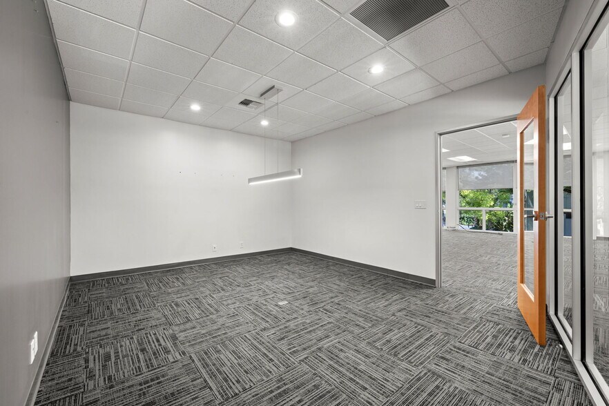 More Photos Of 2431 Capitol Ave, Sacramento Loft Creative Space For Lease