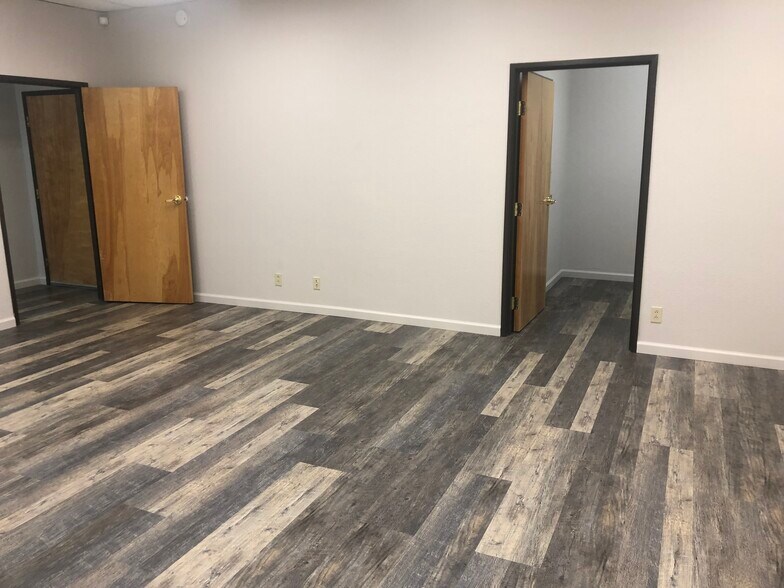 More Photos Of 5468 Skylane Blvd, Santa Rosa Research And Development For Lease