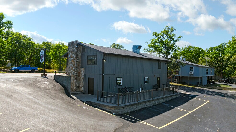 More Photos Of 2079 State Road Y, Linn Creek Restaurant For Sale