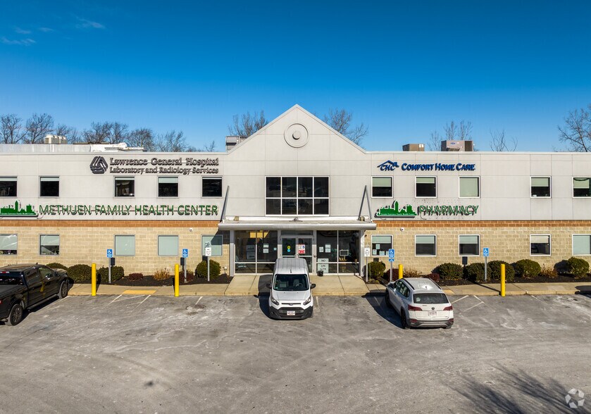 More Photos Of 147 Pelham St, Methuen Medical For Lease