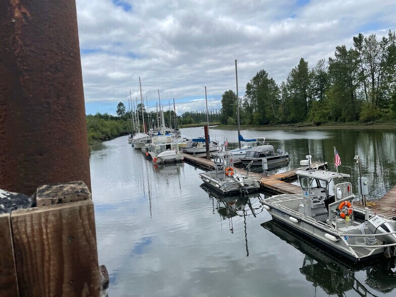 More Photos Of 10474 Highway 30, Clatskanie Marina For Sale