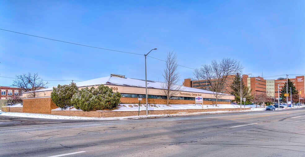 Primary Photo Of 900 E Michigan Ave, Jackson Office For Sale