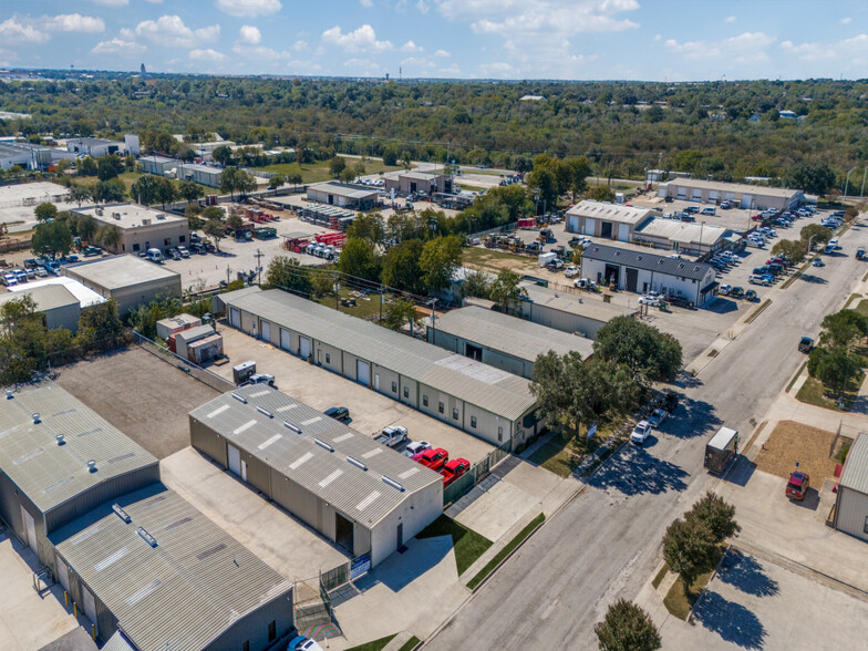 More Photos Of 112 Commercial Pl, Schertz Warehouse For Lease