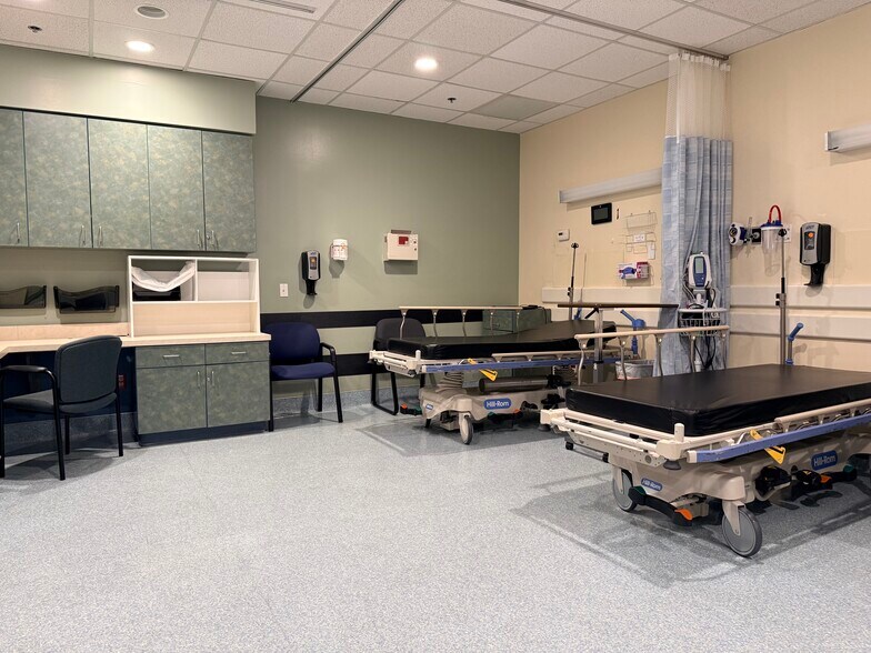 More Photos Of 604 W Warner Rd, Chandler Medical For Sale