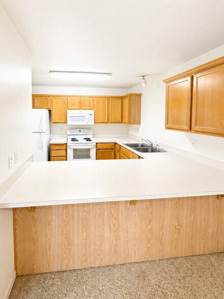 More Photos Of 4955-4959 Elizabeth St N, Keizer Apartments For Sale
