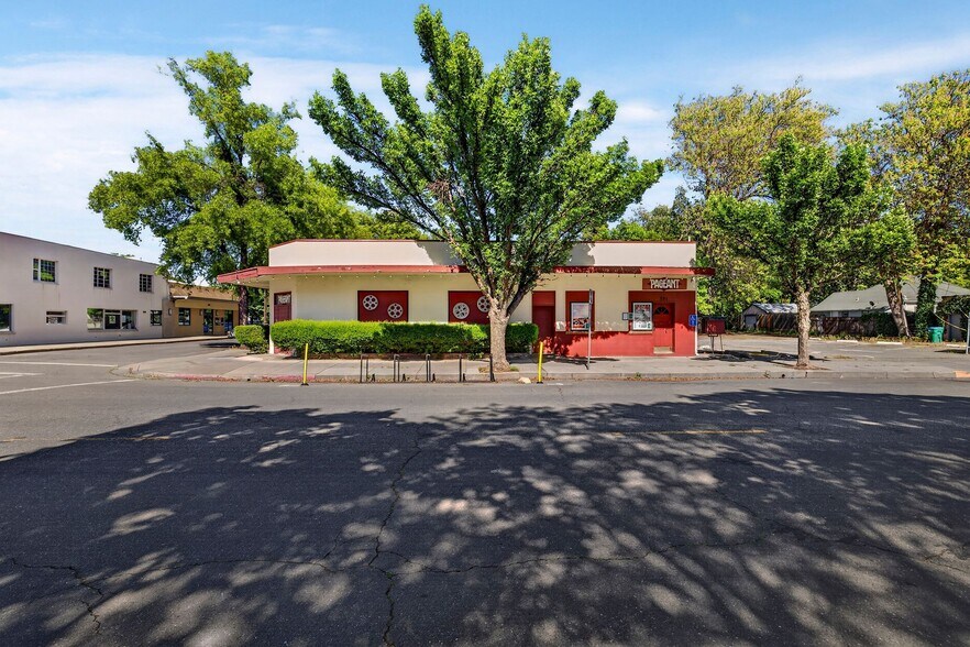 More Photos Of 351 E 6th St, Chico Movie Theatre For Sale