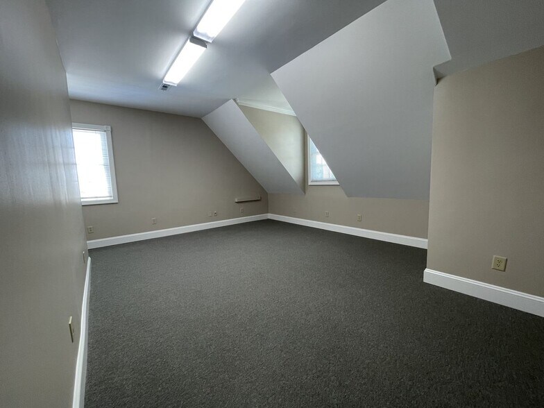 More Photos Of 1369 W Andrew Johnson Hwy, Morristown Medical For Lease