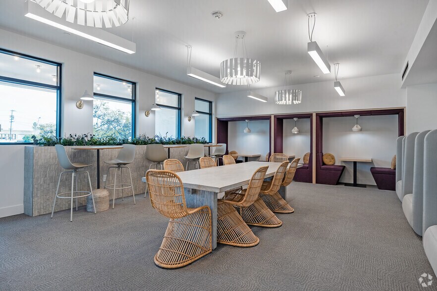 More Photos Of 1340 S Hill St, Los Angeles Apartments For Lease