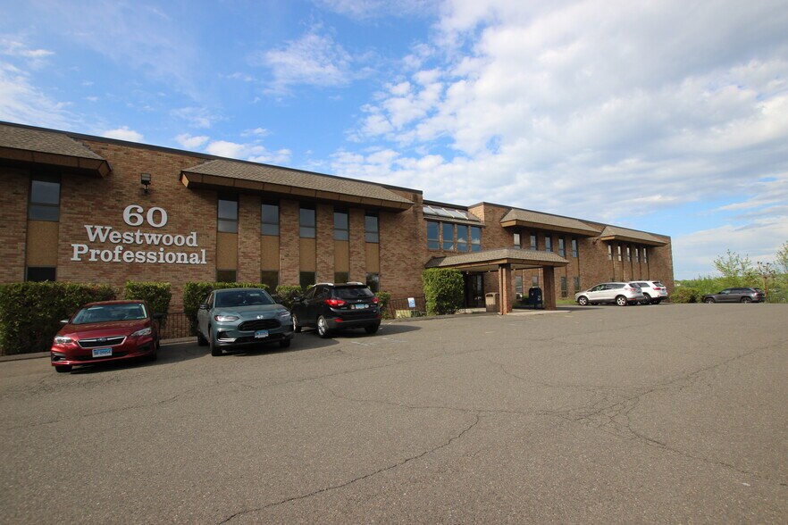 More Photos Of 60 Westwood Ave, Waterbury Medical For Lease