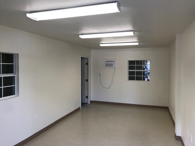 More Photos Of 200-224 N McColl Rd, McAllen Showroom For Lease