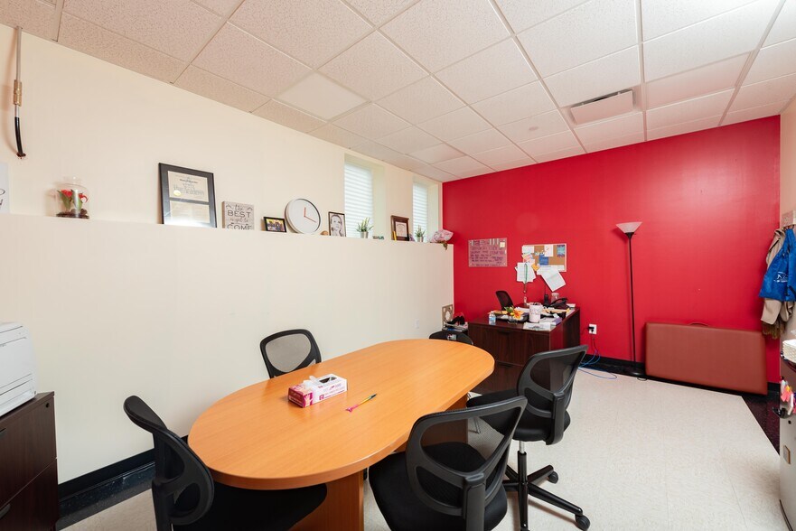 More Photos Of 661 Centre St, Brockton Medical For Sale