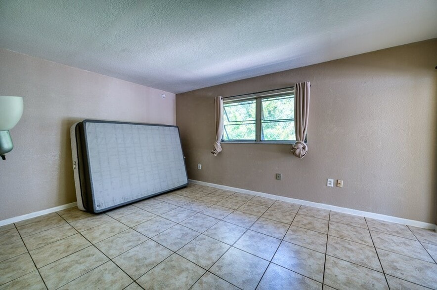 More Photos Of 25038 Harborview Rd, Port Charlotte Apartments For Sale