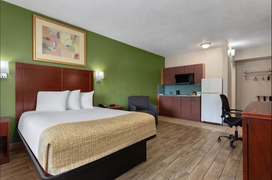 More Photos Of 1527 US Highway 441 SE, Okeechobee Hotel For Sale