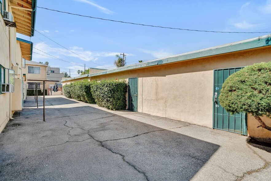 More Photos Of 15915-15919 Sherman Way, Van Nuys Apartments For Sale