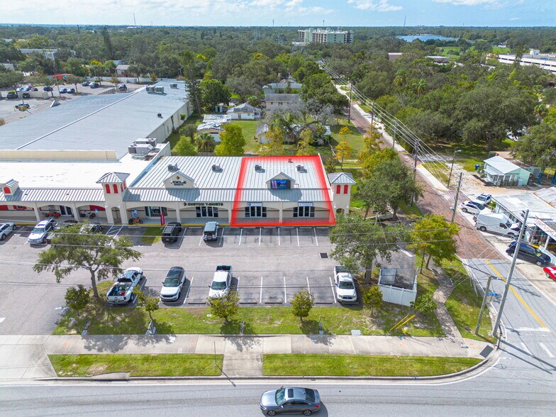 More Photos Of 1015-1033 W Bay Dr, Largo Freestanding For Lease