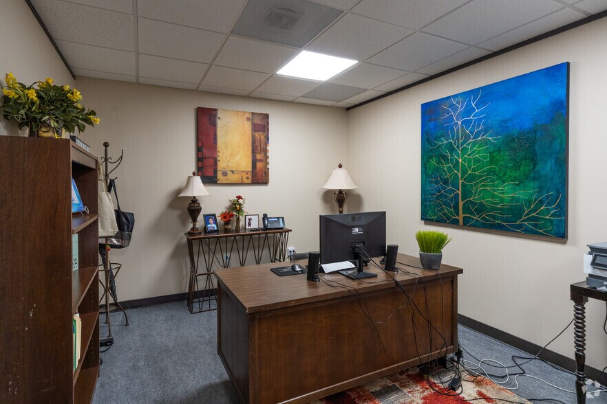 More Photos Of 303 E Main St, League City Office For Lease