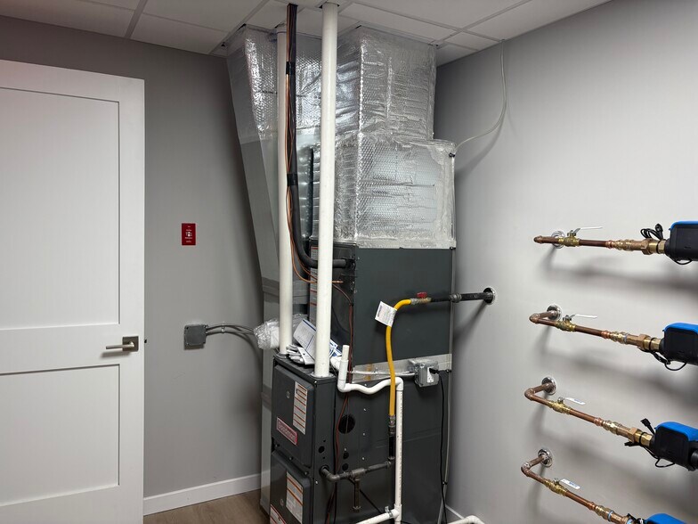 More Photos Of 408 Bethel Rd, Somers Point Office For Sale