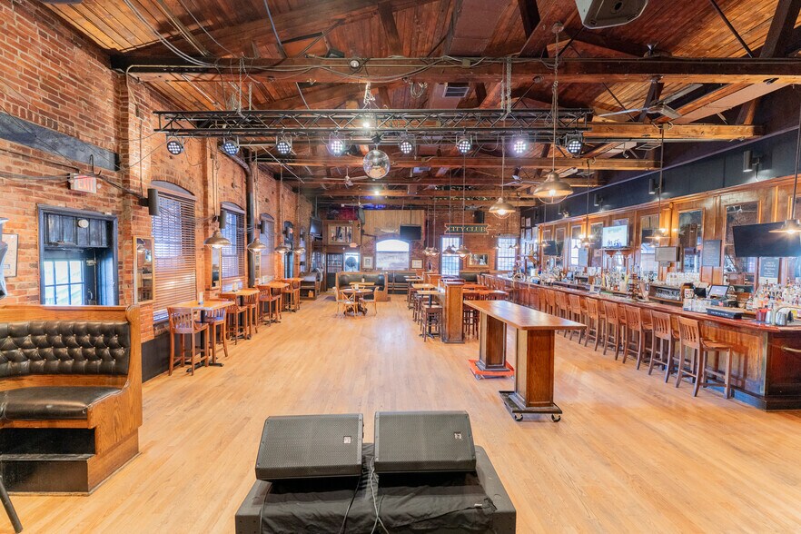 More Photos Of 83-85 Arch St, Hartford Restaurant For Sale
