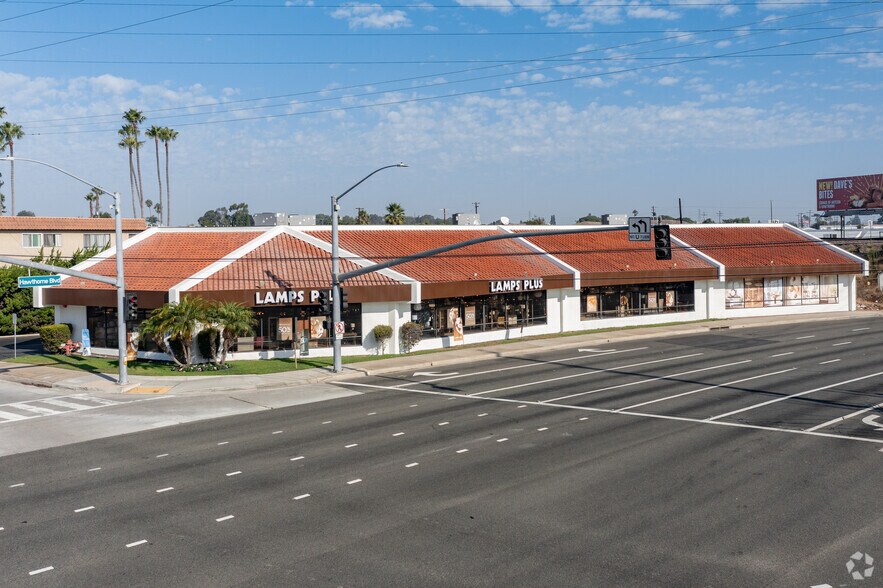 More Photos Of 18989 Hawthorne Blvd Beach, Redondo Beach Freestanding For Lease
