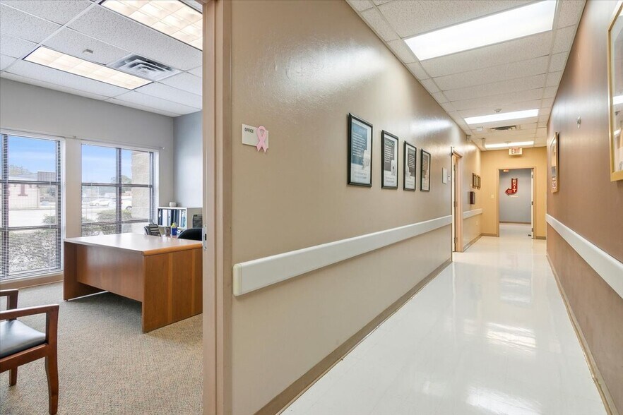 More Photos Of 3445 Regional Dr, Port Arthur Medical For Lease