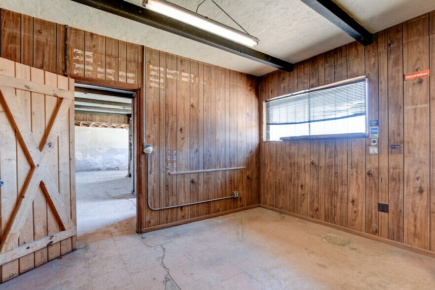 More Photos Of 495 E Z St, Prescott Showroom For Sale