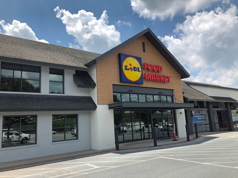 Primary Photo Of 3564 Penn Ave, Sinking Spring Unknown For Lease