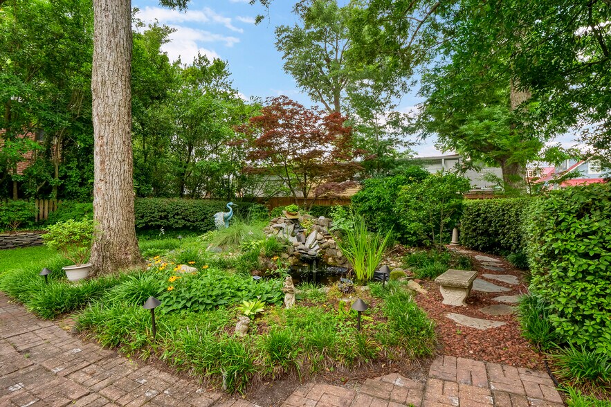 More Photos Of 412 S 3rd St, Wilmington Hospitality For Sale