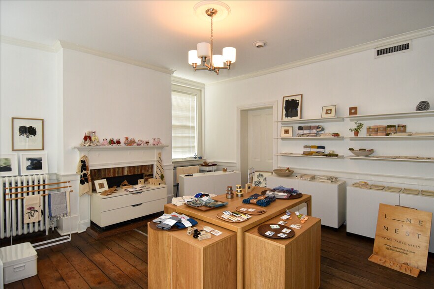 More Photos Of 109-111 S Fairfax St, Alexandria Office For Sale