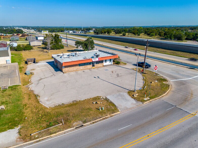 More Photos Of 8901 Jacksboro Hwy, Lakeside Restaurant For Lease