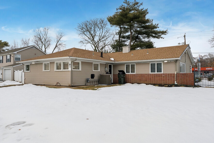 More Photos Of 81 Somerset Dr, Willingboro Medical For Sale