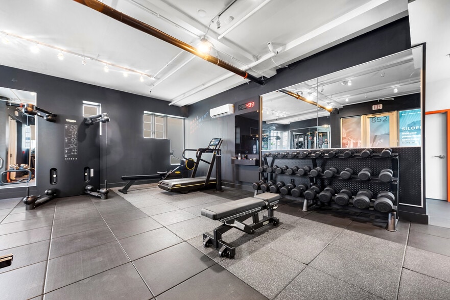 More Photos Of 852 Collins Ave, Miami Beach Hotel For Sale