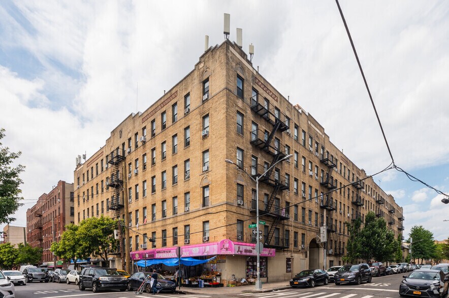 Primary Photo Of 2501 Tratman Ave, Bronx Apartments For Lease
